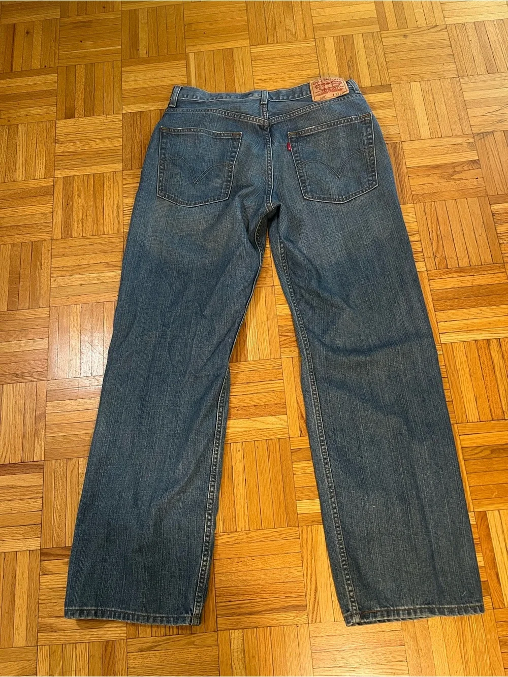 Levi's 569 Loose Straight Relaxed Fit Jeans - Medium Blue Wash size 33x32